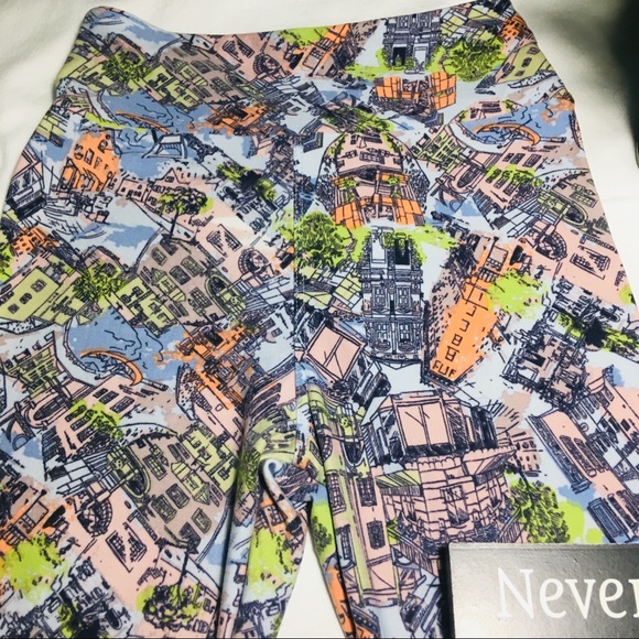 LULAROE CITYSCAPE VINTAGE VENICE LEGGINGS - Picture 2 of 6